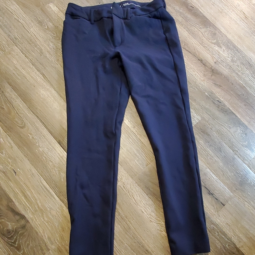 Old navy sculpting jeggings.